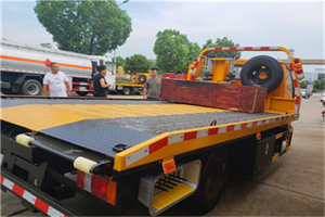 长阳附近拖车电话号码服务